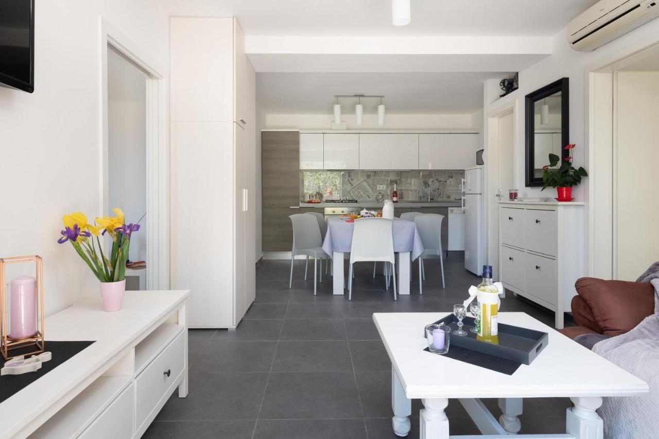 Seaside Apartment Kamelia Mimice Zewnętrze zdjęcie